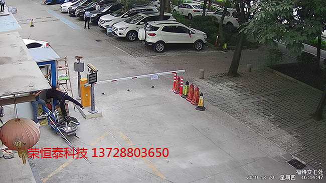 龙岗优泊停车公司夜间全彩视频监控及道闸完工